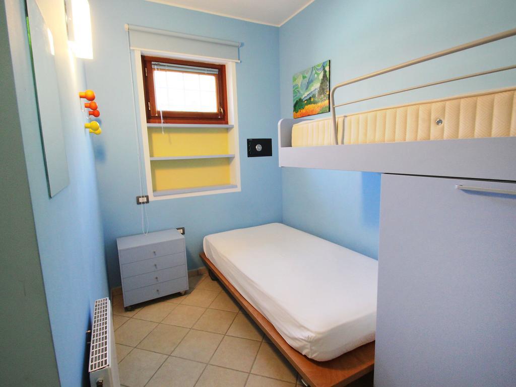Apartment Hermitage-5 By Interhome Porto Valtravaglia Chambre photo